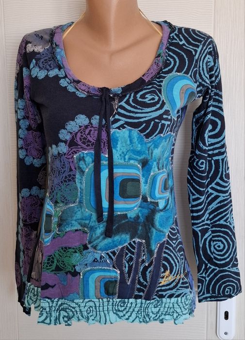 Цветни туники и блузи