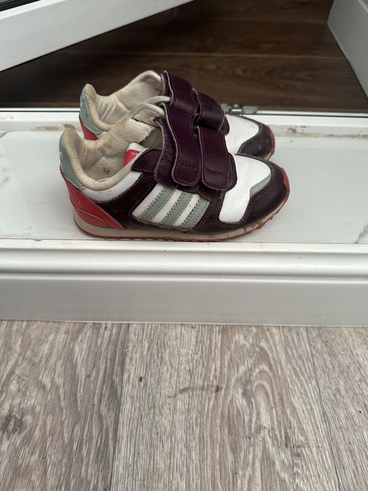продам кроссовки детские adidas