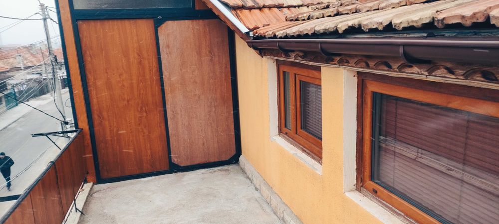 Продавам Двуетажна Тъща