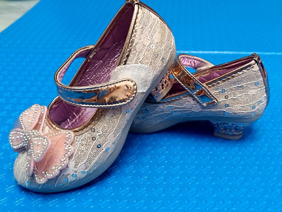 Sandale fetițe frumoase