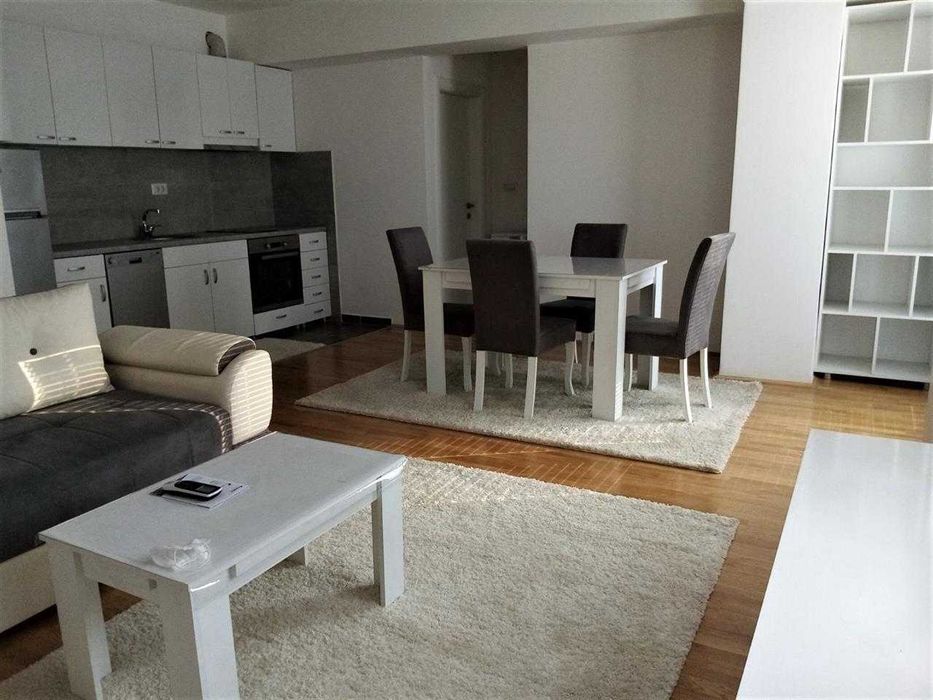 Дава се под наем Двустаен апартамент в Бургас, Славейков - 60 кв.м за 204 € - Снимка #2