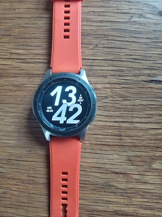 Samsung Watch model SM-R800