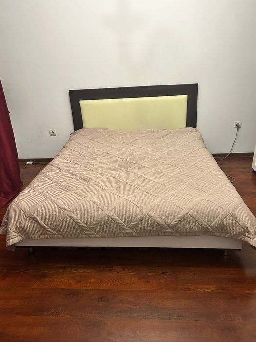 Кровать двуспальная