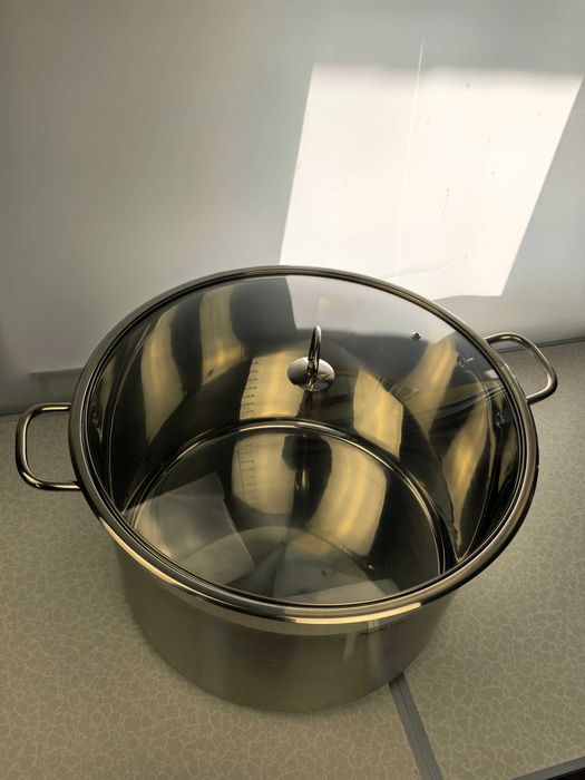 Oala inox 40x27 cm 34 litri cu capac sticla 380 lei