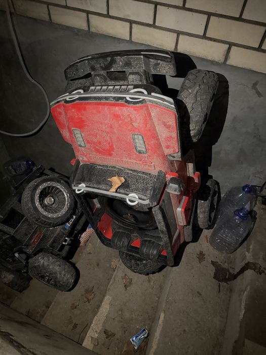 Продам детские машинки большие в отличном состоянии