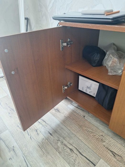 Срочно продам тумбочку