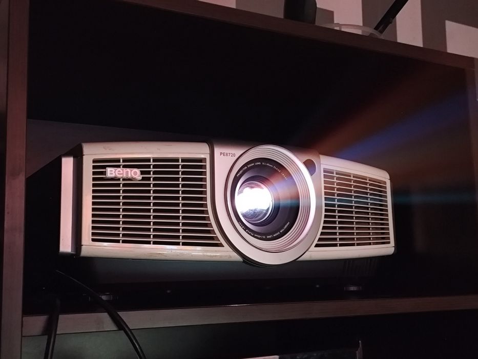 Videoproiecto Benq pe8720