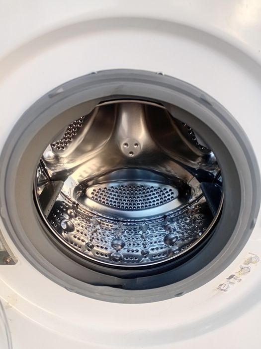 Продаю стиральную машину