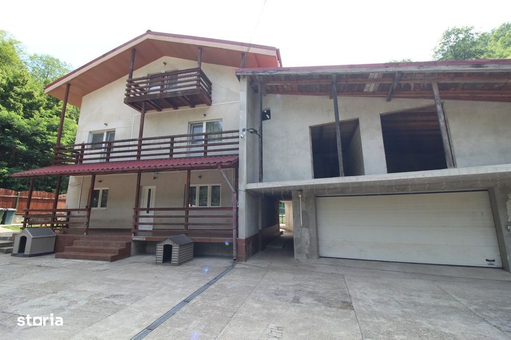 Vând casă P+E+M în Govăjdia, la 14km de Hunedoara, teren 1100mp, garaj