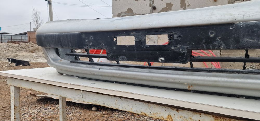 Бампер на тойота Карина Е