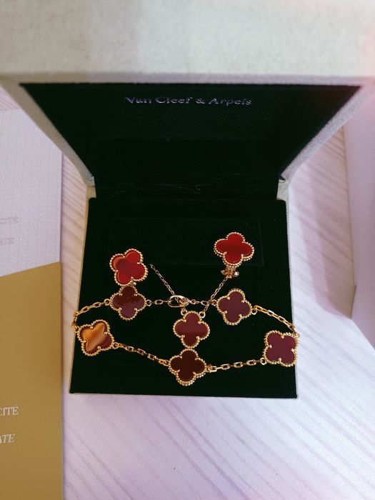 Продам набор серебро 925. Новое . Уступлю