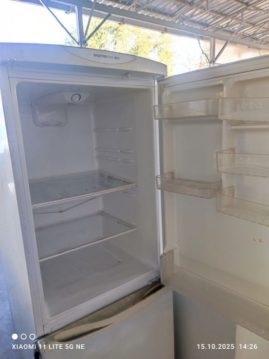 Двухкамерный холодильник LG