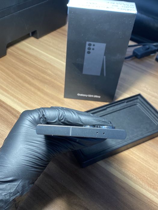 Samsung Galaxy S24 Ultra • 256 GB • Titanium Black