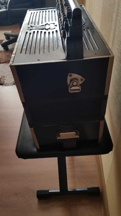 продам баян  цельно планочный