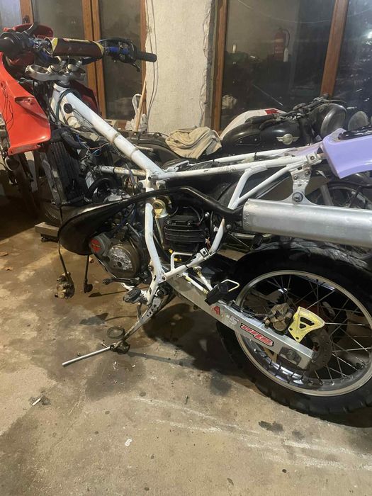 Aprilia tuareg rally 125 само на части