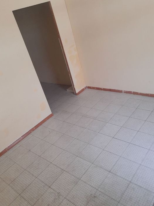 O’rikzor bozor ro’parasida optomchilar magazini sotiladi