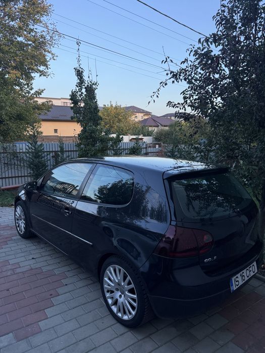 Vând Volkswagen Golf 5 Coupe
