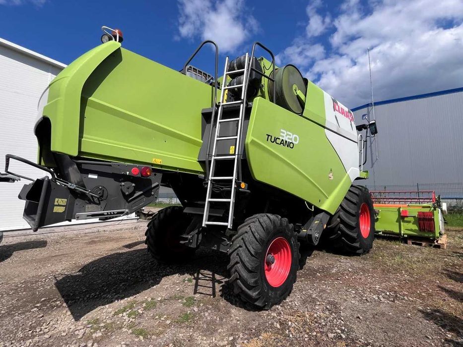 Combina CLAAS TUCANO 320- PROMOTIE