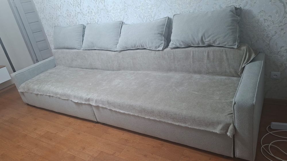 Диван сатылады жан-жана