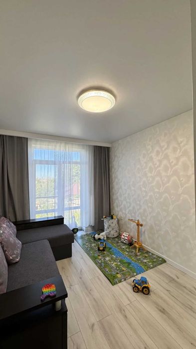 Тристаен имот в кв.Красно село