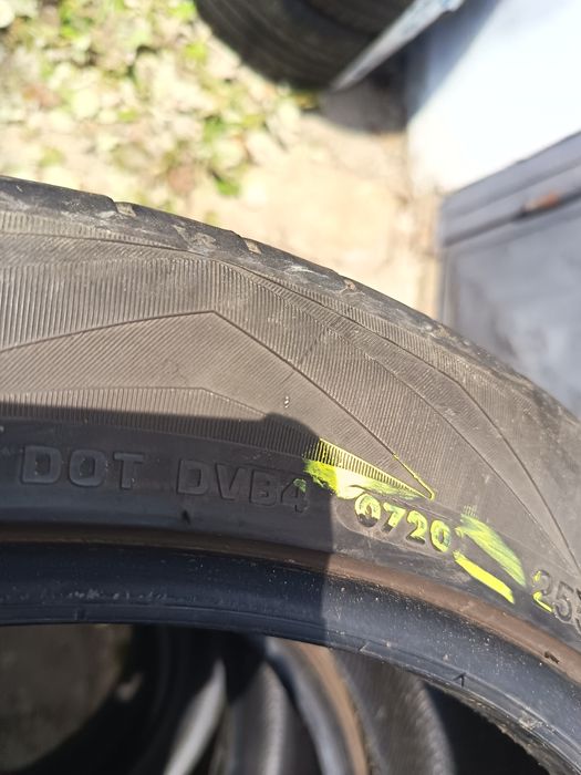 Anvelope vara 255 40 19 vredstein 2020 +5mm