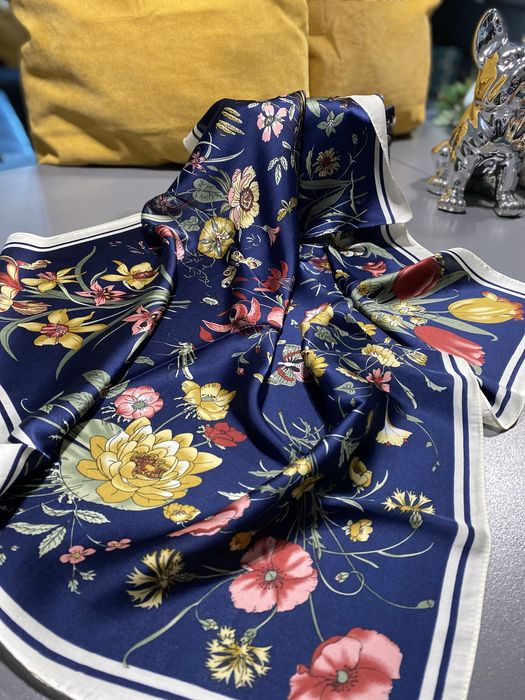 Дамски сатенен шал