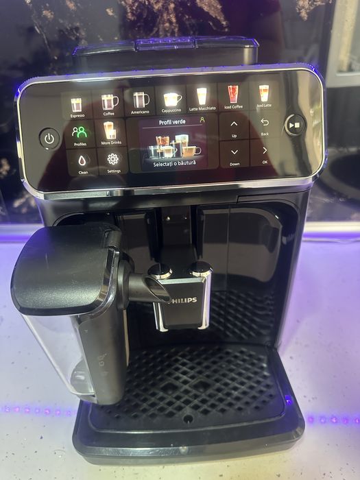 Espressor automat Philips LatteGo seria 5500