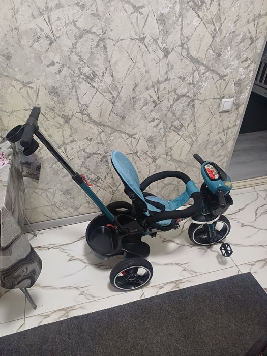 Продаётся фирменный велоколяска