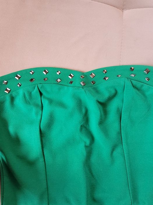 Тревисто зелена рокля