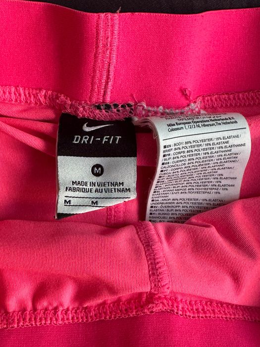 Дамски къси панталонки Nike