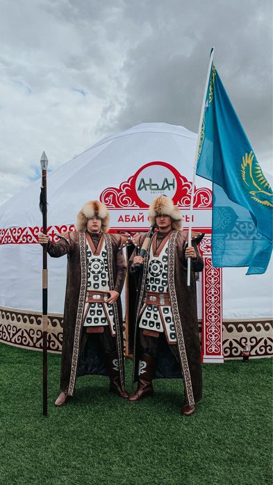 Батырлар, Сүндет той, Бүркіт тазы, Тақ