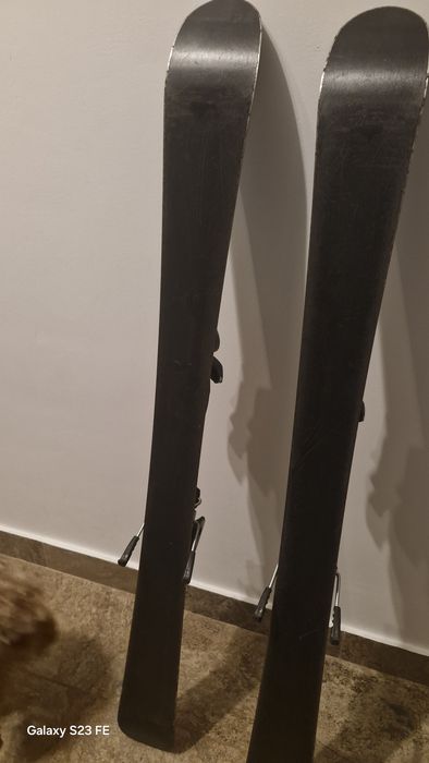 Schiuri Elan si bețe Wedze