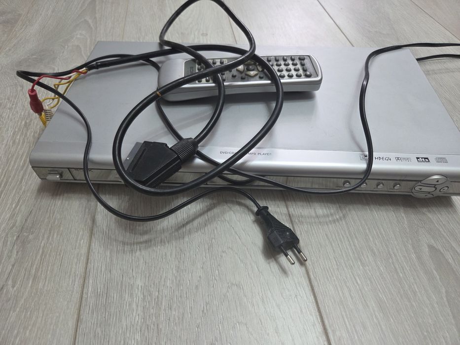 Продам DVD плеер с ПДУ