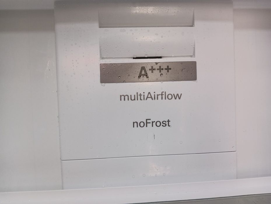 Иноксов комбиниран хладилник с фризе Siemens No Frost A+++ 2г.Гаранция