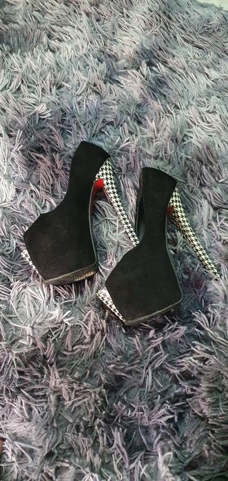 Tuflik jenskiy razmeri 35, 3 ta,