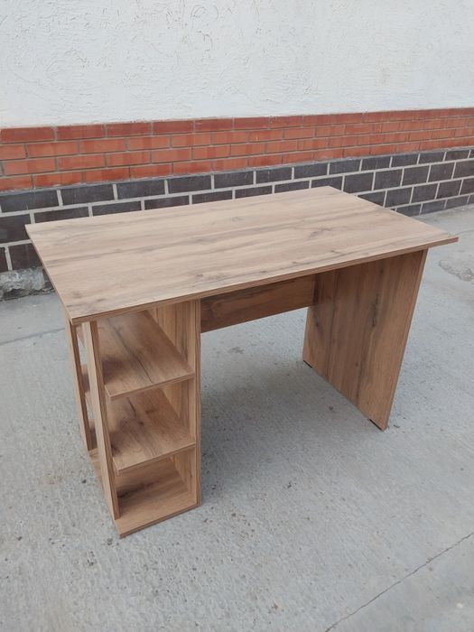 Стол для дома и офиса