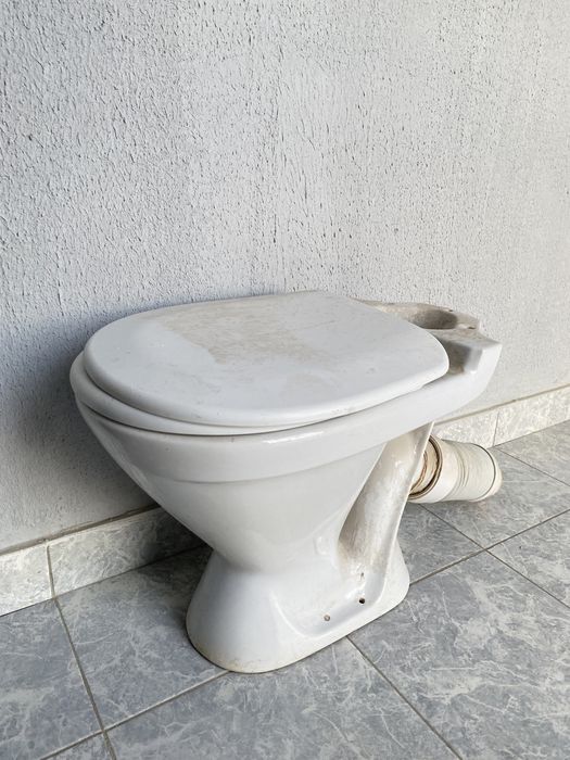 Рабочий унитаз (туалет)