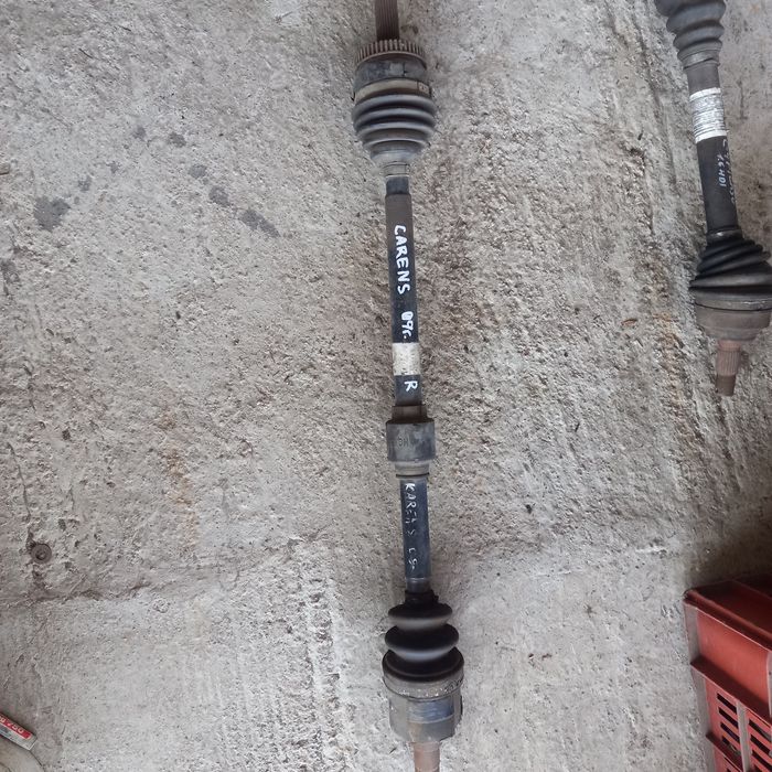 Предна дясна полуска за Kia Carens 2.0crdi