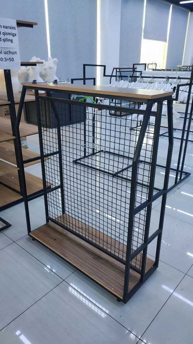 Stelaj kiyim do'koni uchun