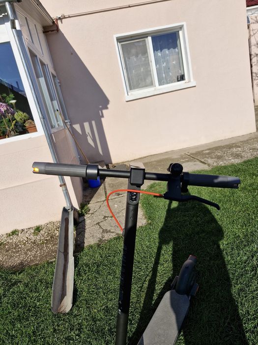 Vând trotineta electrica încă în garantie