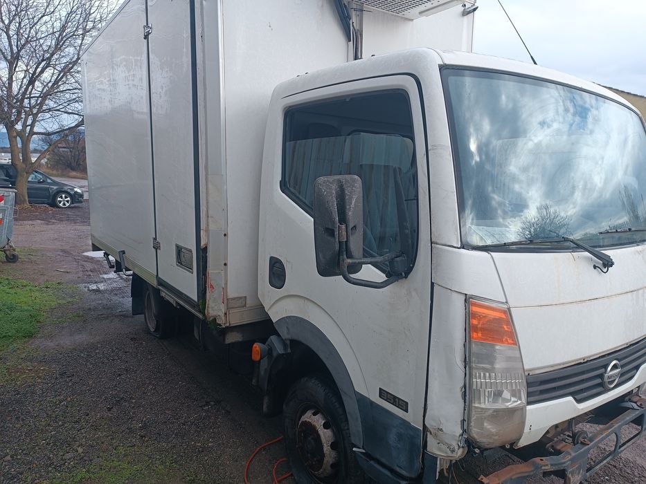 Нисан Кабстар на части