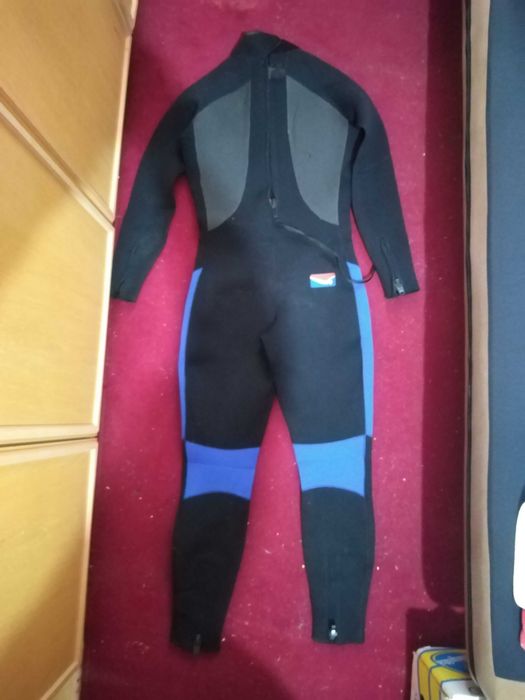 Echipament/costum inot/scufundari/scuba