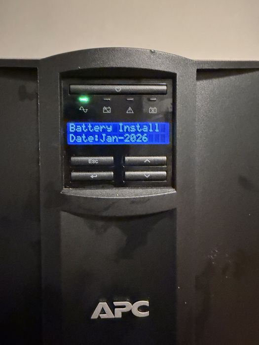 UPS APC Smart 2200 VA 2KW