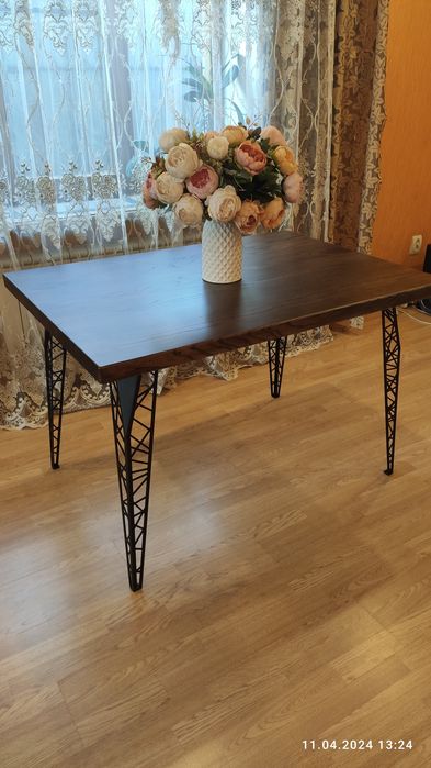 Стол   117х82см.