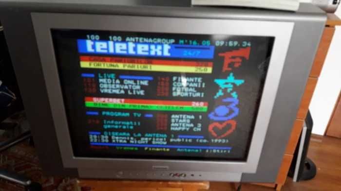 Televizor COLOR Clayton cu tub, are Teletext , diagonala 54 cm .