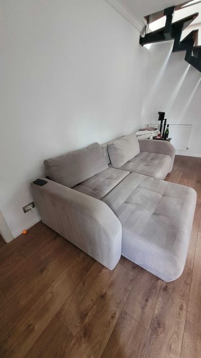 Canapea extensibila culoarea gri deschis