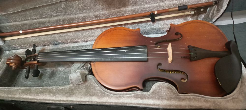 Скрипка для первоклашек 50000 тг.