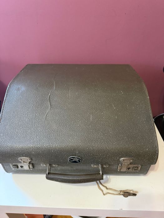 Продавам акорден Hohner бял седеф