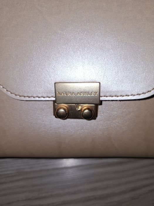 Чанта Laura Ashley златиста