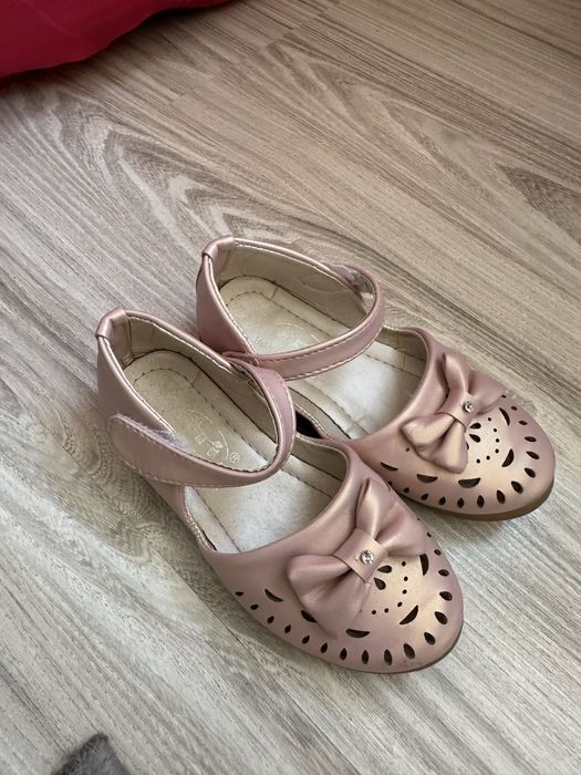 Обувки за деца